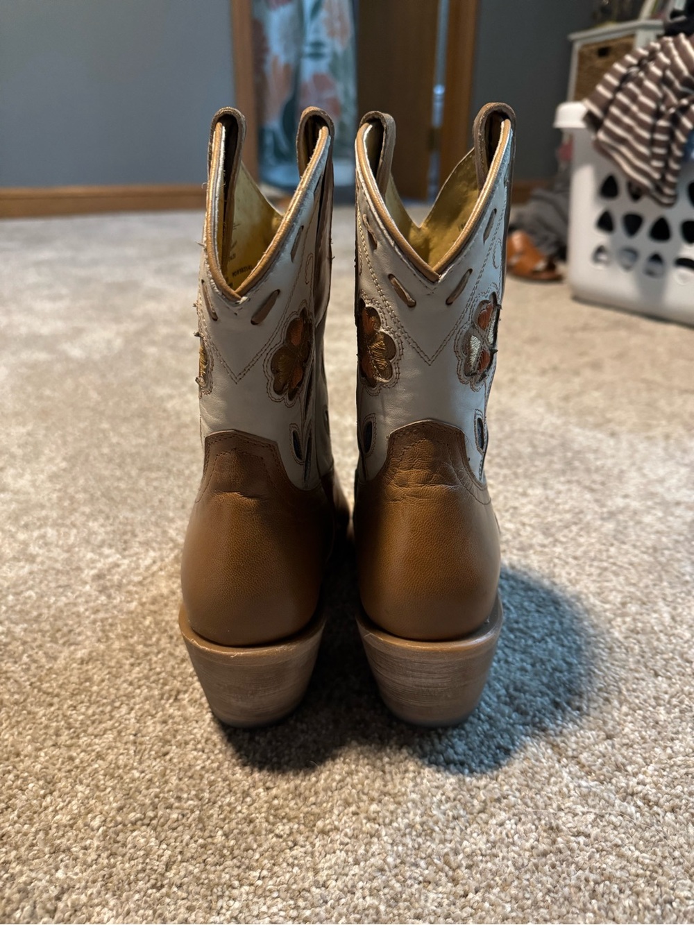 Miranda Lambert Western Embroidered Ankle Boots in Brown and Cream - Picture 4 of 6